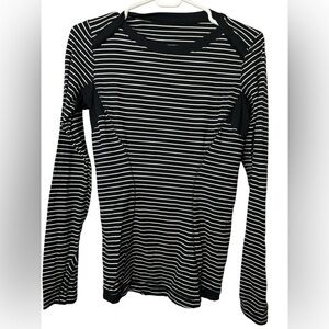 Lululemon Base Runner Long Sleeve
Parallel Stripe Black White / Black